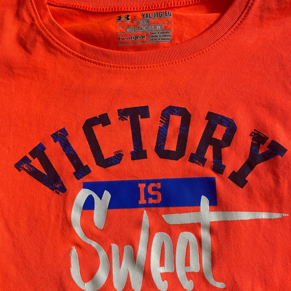 Underarmour YXL tee